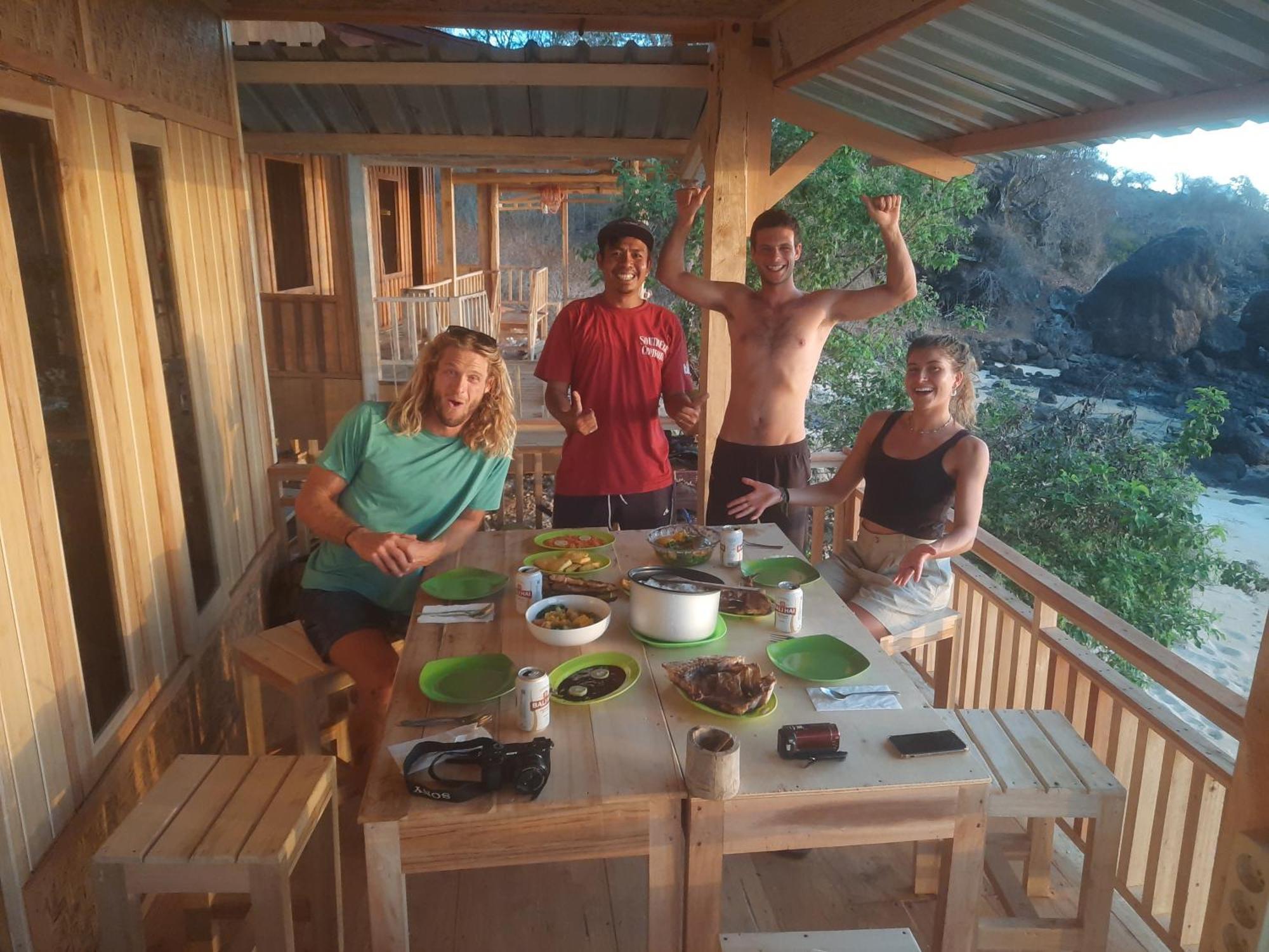 Boneputeh Homestay Taliwang Zewnętrze zdjęcie