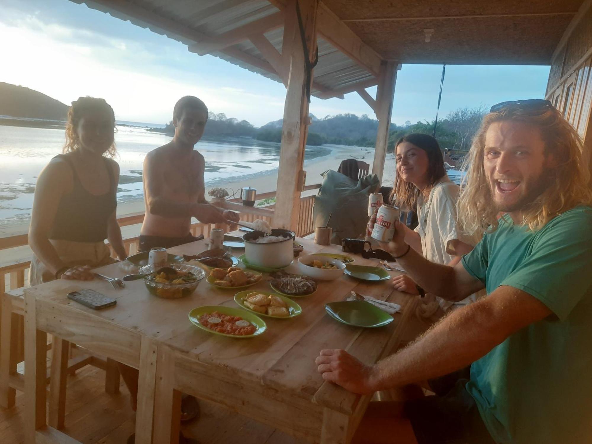 Boneputeh Homestay Taliwang Zewnętrze zdjęcie