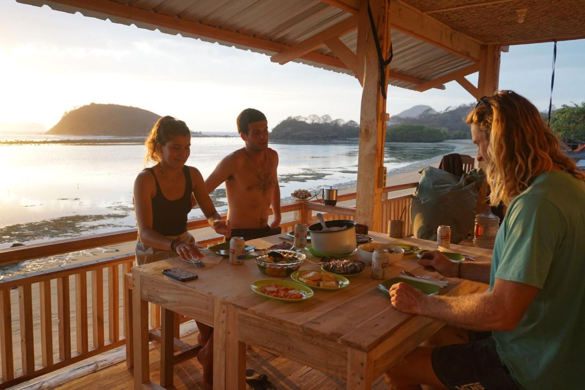 Boneputeh Homestay Taliwang Pokój zdjęcie